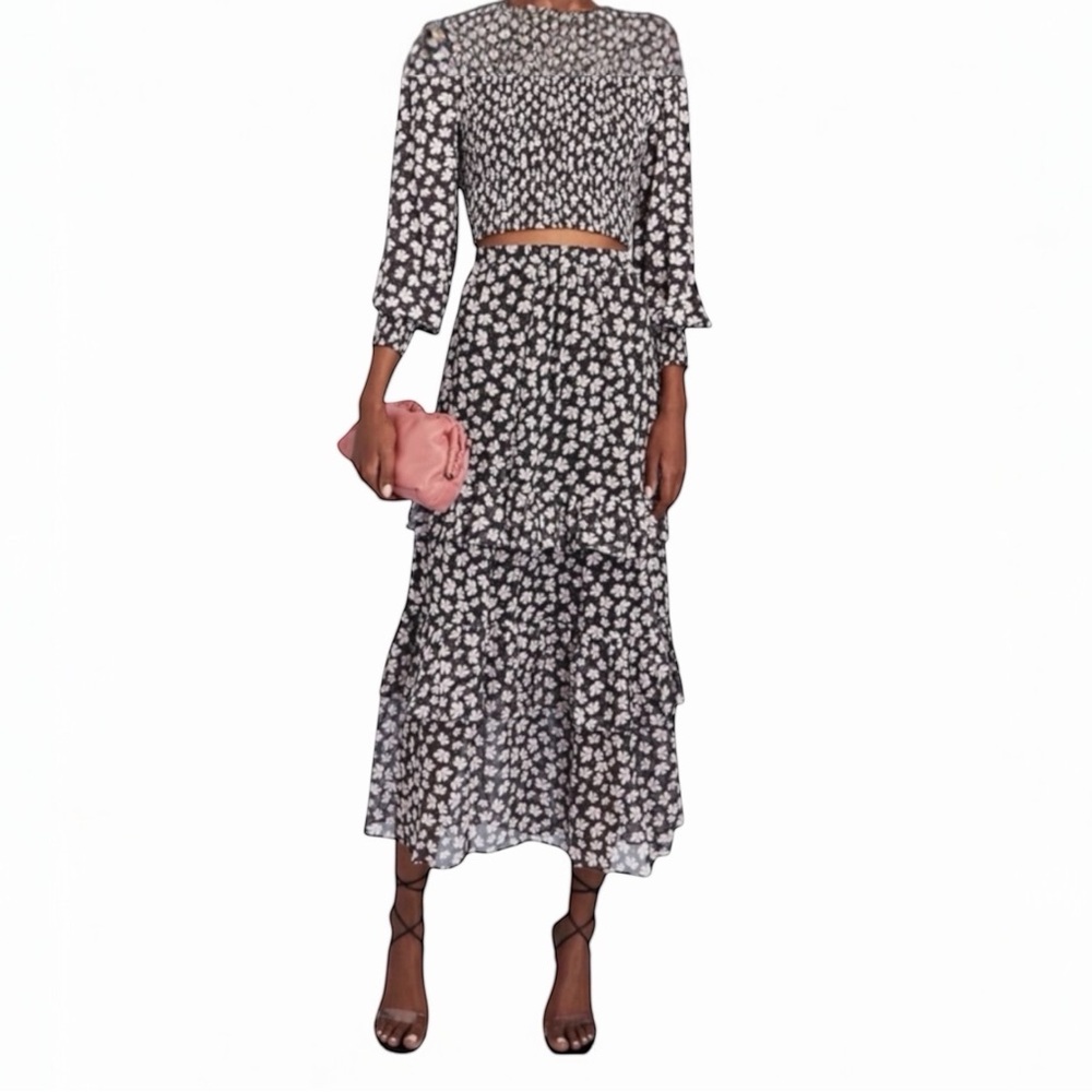 INTERMIX Set
Odette Ruffled Floral Maxi Skirt and Bay Smocked Floral Puff Sleeve